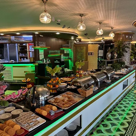 Aura Adalya Palace 4*